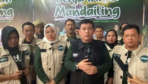 FSDSS 672 – Kisah Seorang Pemuda Kota Dan Gadis Desa.